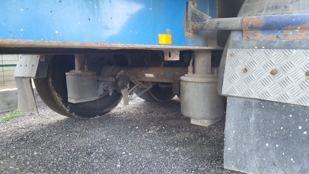 Remorca Van hool cu frane pe tambur