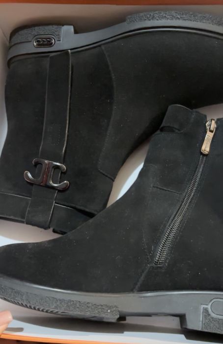 Продаю зимние ботинки