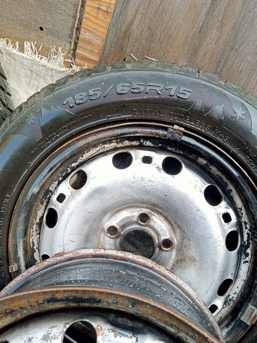 Продам шины с дисками R15