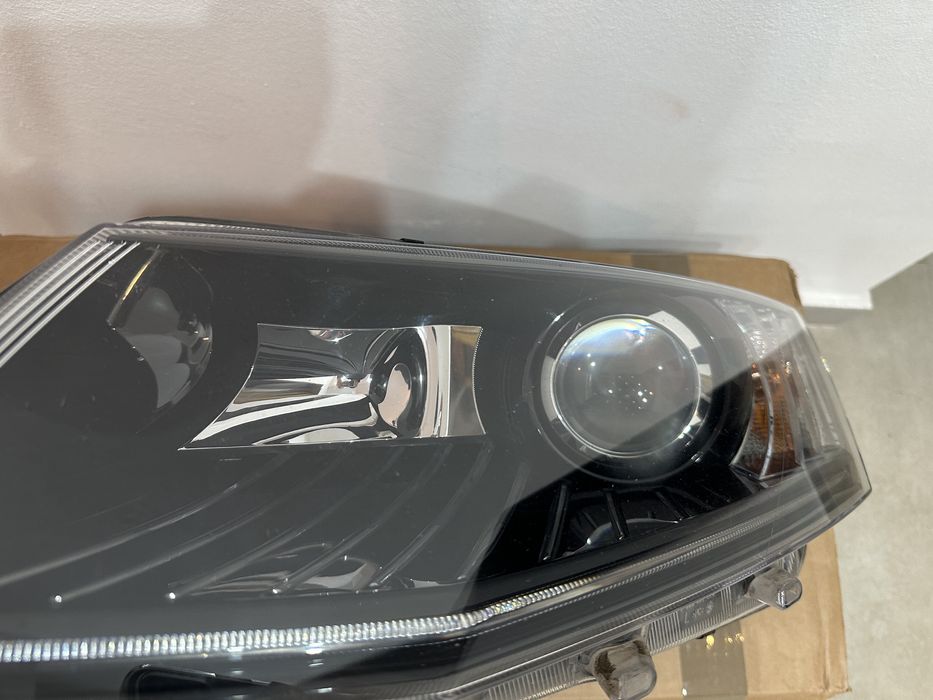 Far stanga skoda octavia 3 bixenon adaptiv led Europa