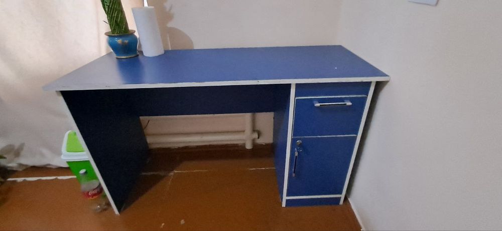 Продается компьютерный стол