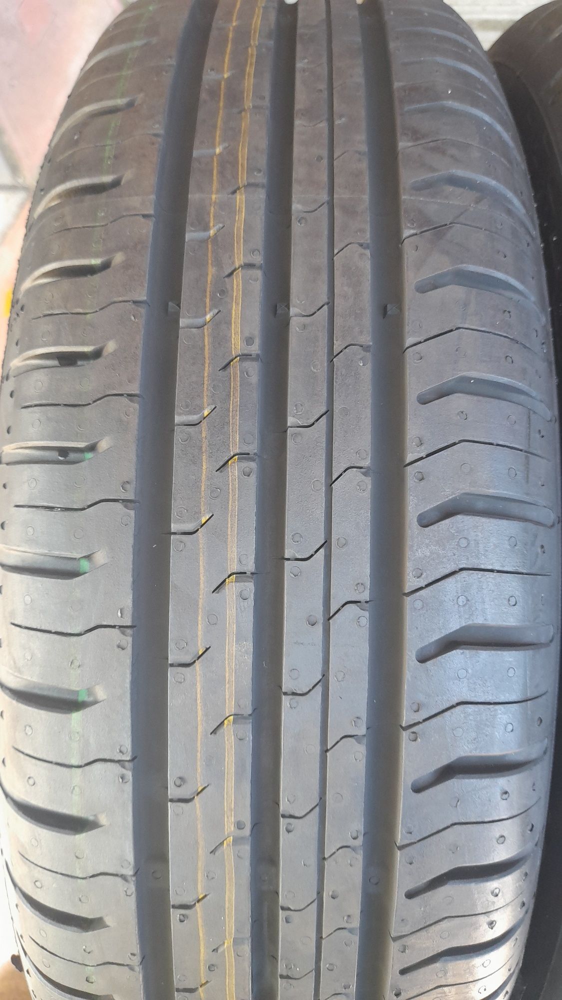 Vand 4 anvelope de vara 165 65 r14 CONTINENTAL noi