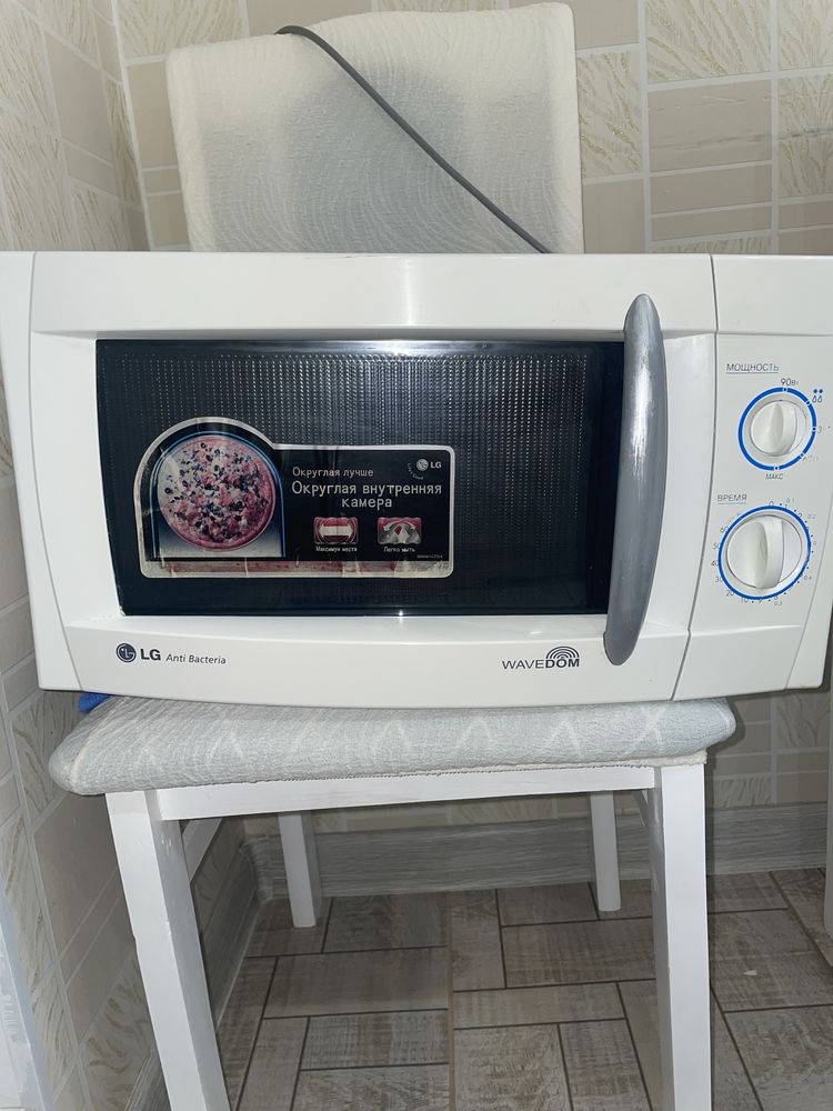 Продам микроволновку LG