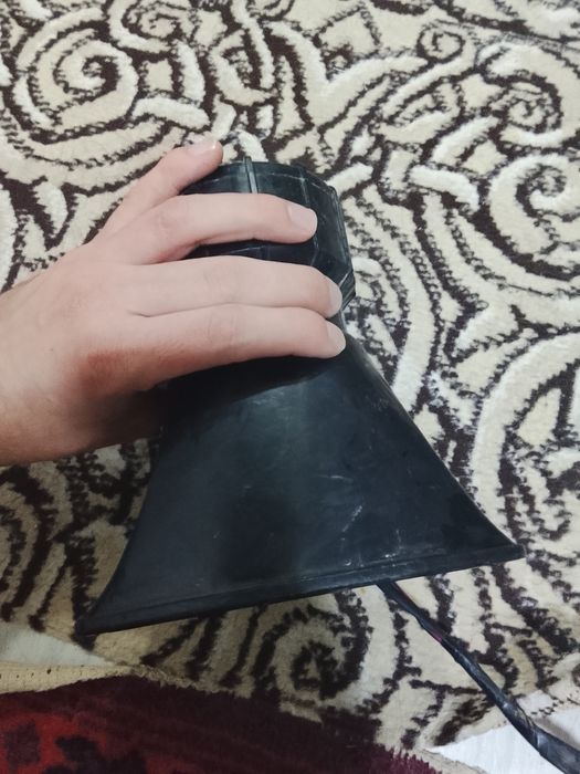 Сиренна кимга кизу боса