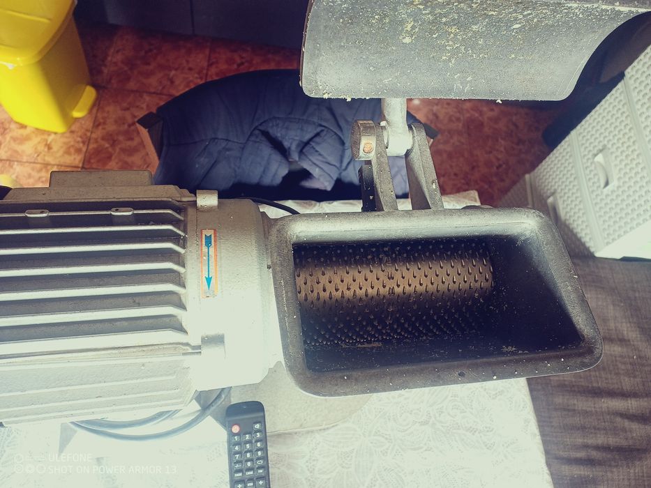 Професионално ренде за кашкавал и всички видове сирена и други неща