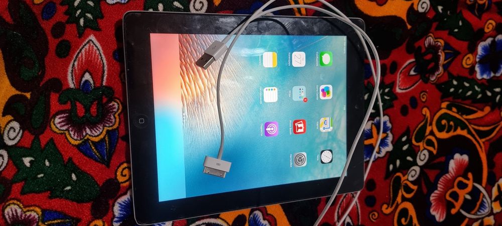 iPad 64 gb сотилади
