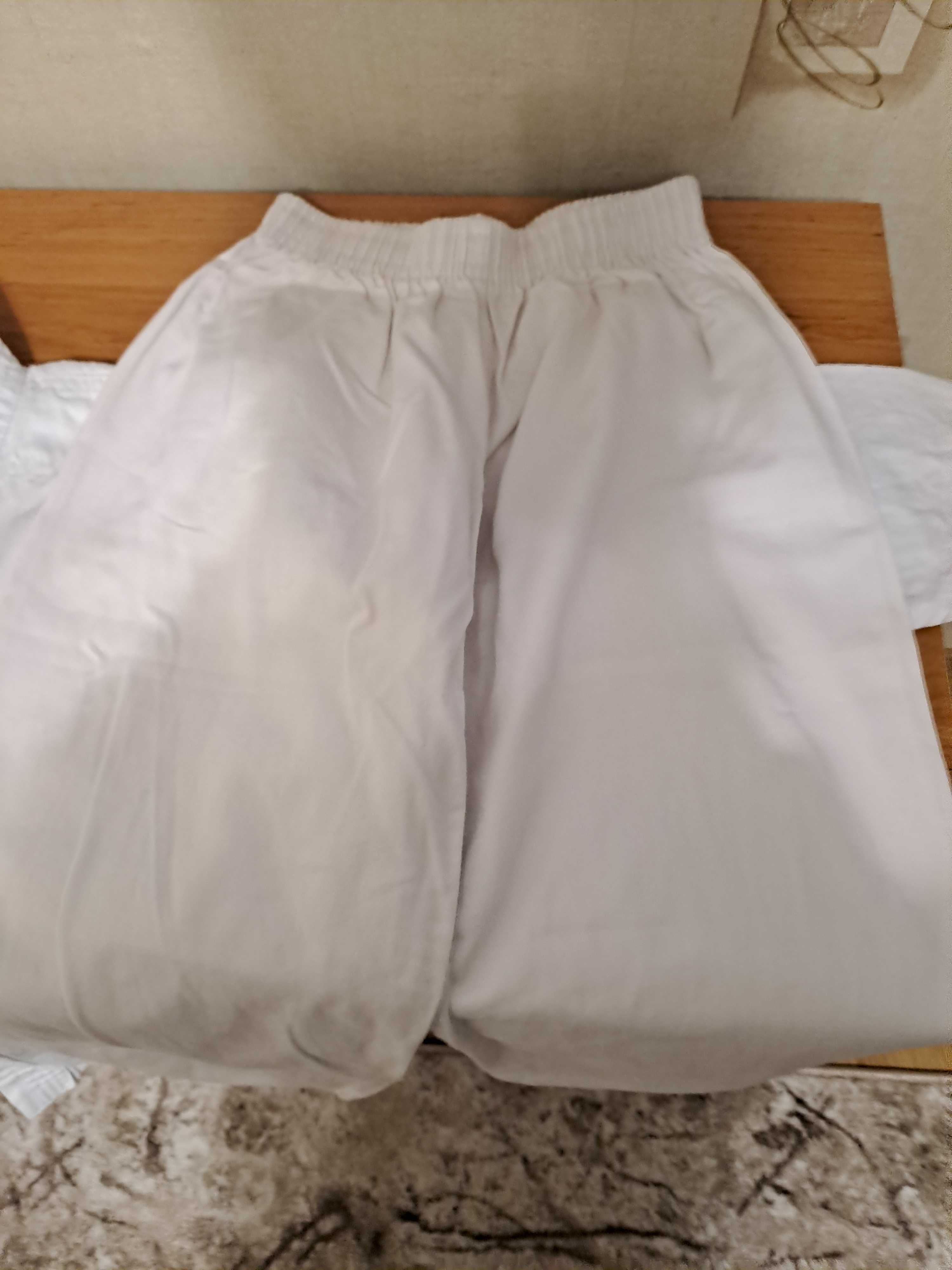Кимоно за карате - горнище и долнище - малък размер под 150 см