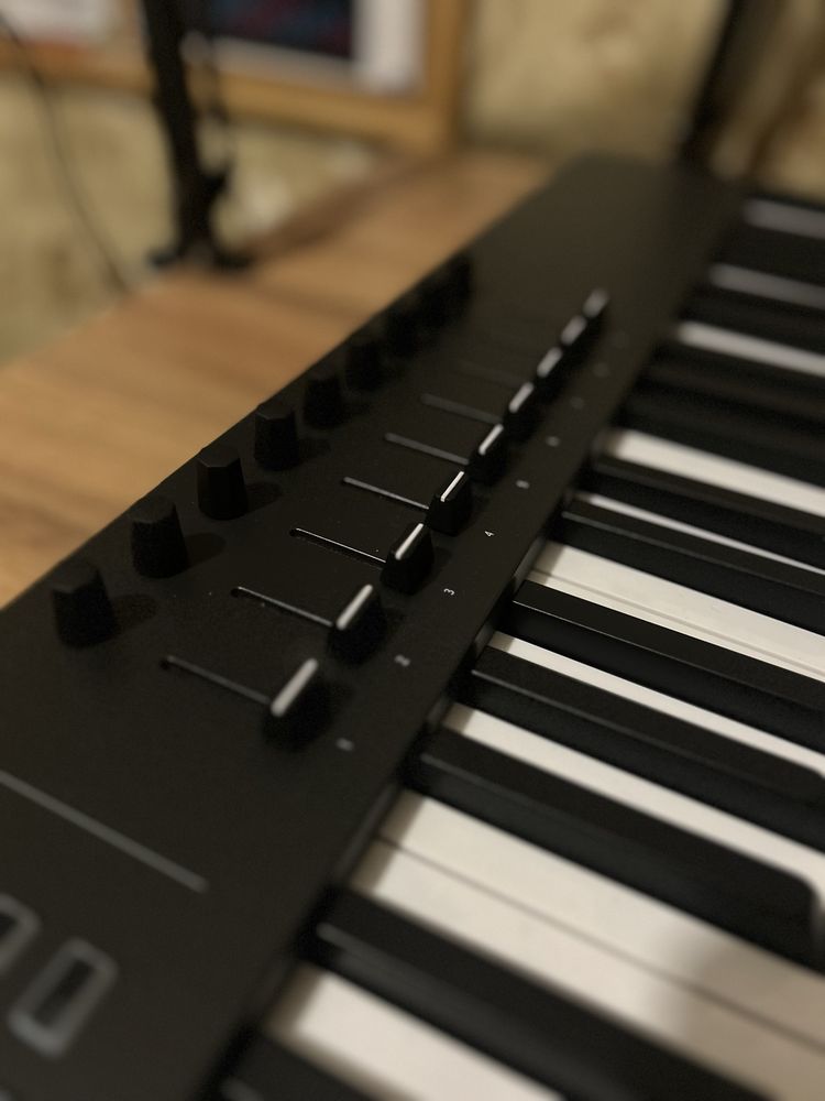 MIDI-клавиатура Arturia Keylab Essential 88