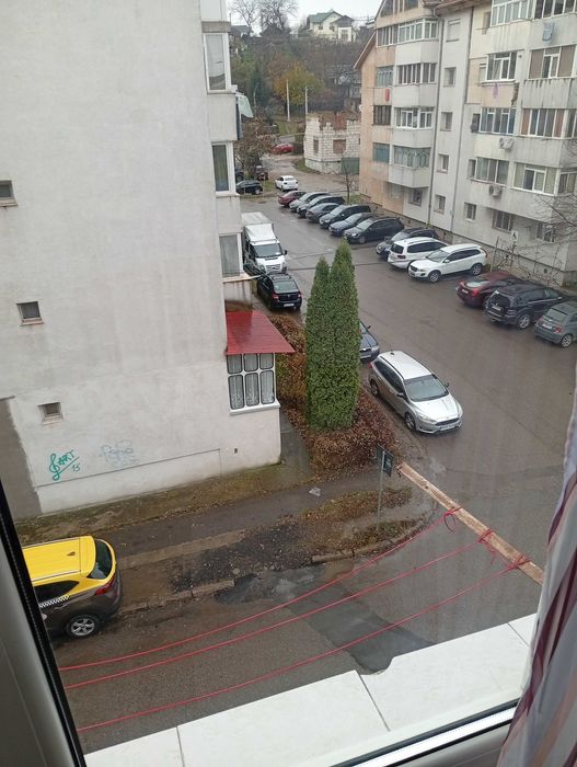 vand apartament 3 camere