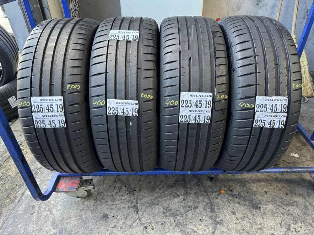 225/45/19 Michelin