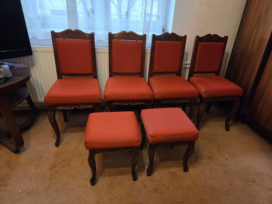 Scaune cu model scluptat