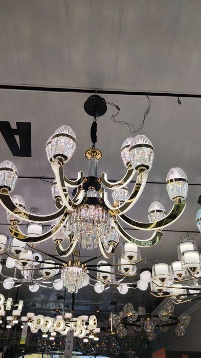 Установка люстры