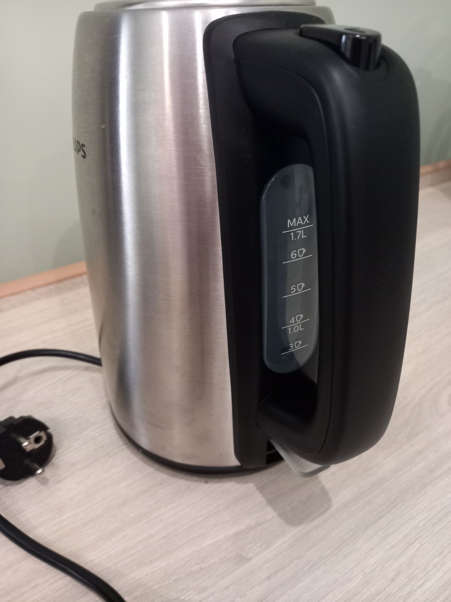 Електрическа кана Philips нова!