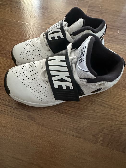 Adidasi nike marimea 31