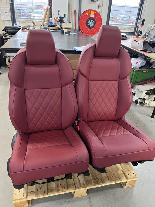 Tapițerie auto caută tapiteri