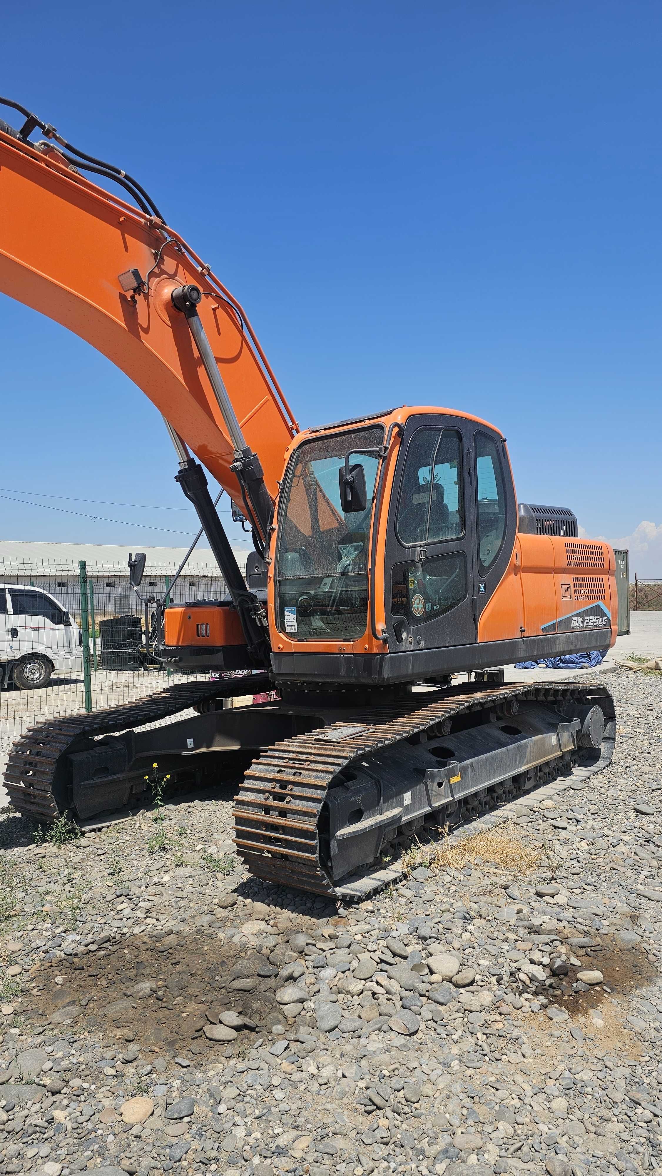 Гусеничный Экскаватор DEVELON DX 225 LC Год 2025