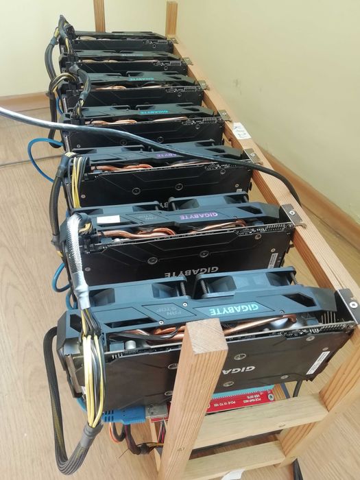 Майнинг риг копачка за криптовалути 7 x RX580 8 Gb