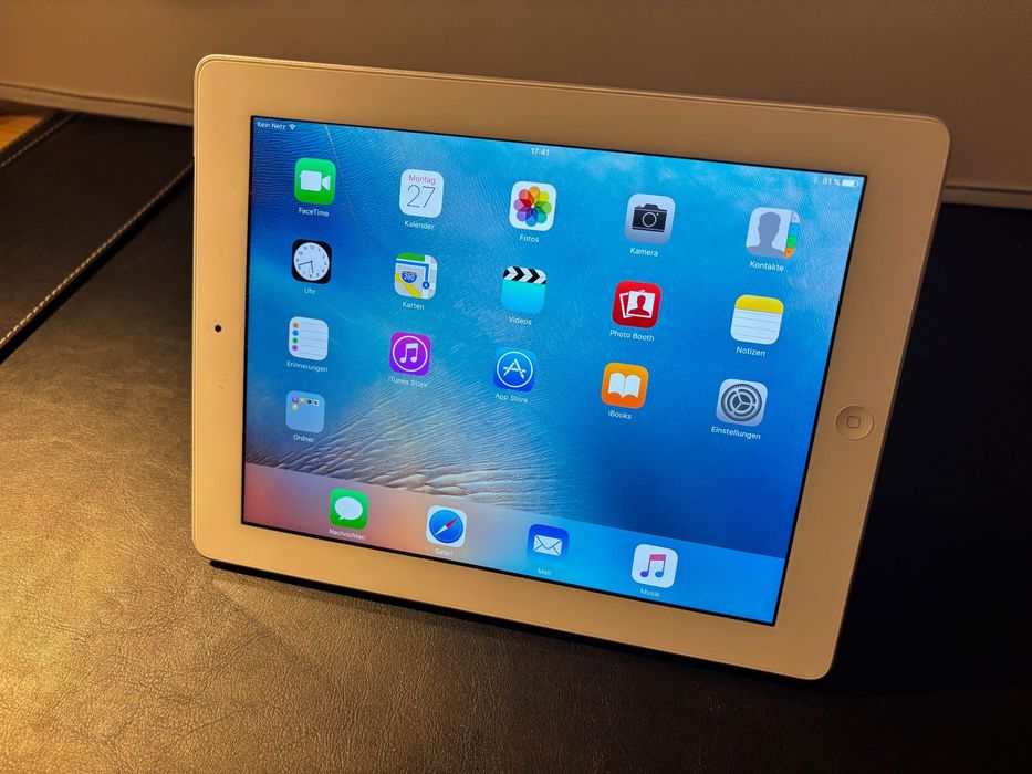 iPad (3. Generation) Wi-Fi + Cellular - перфектно състояние