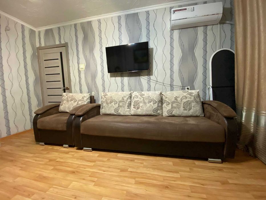 Продам диван с креслом