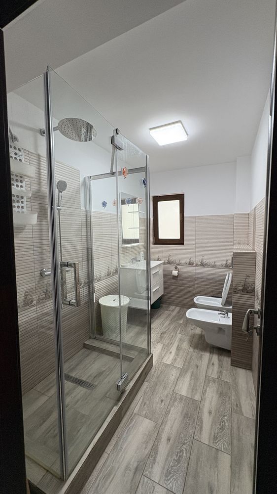 Inchiriez/ Vand apartament 2 camere Pacurari