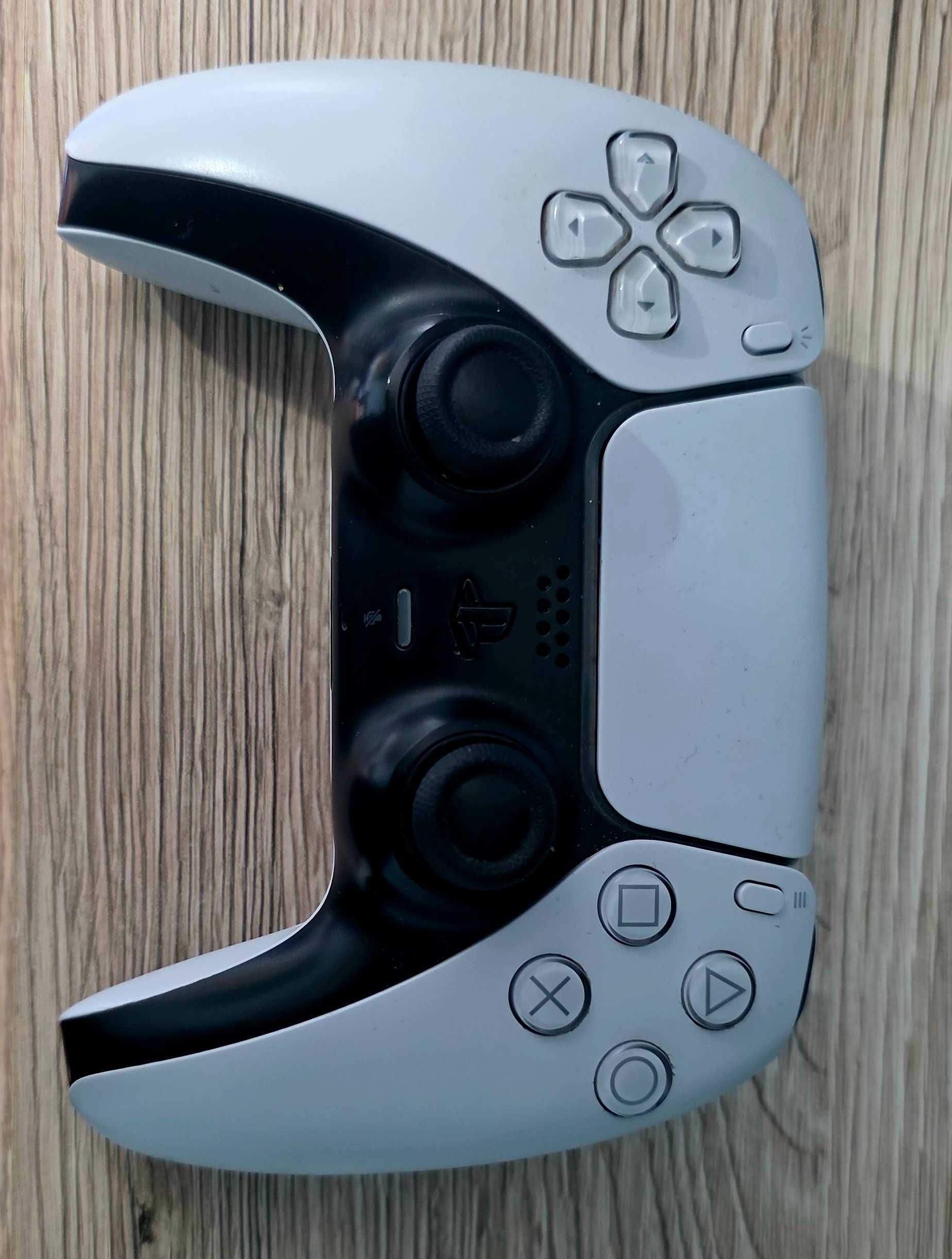 продавам PlayStation 5