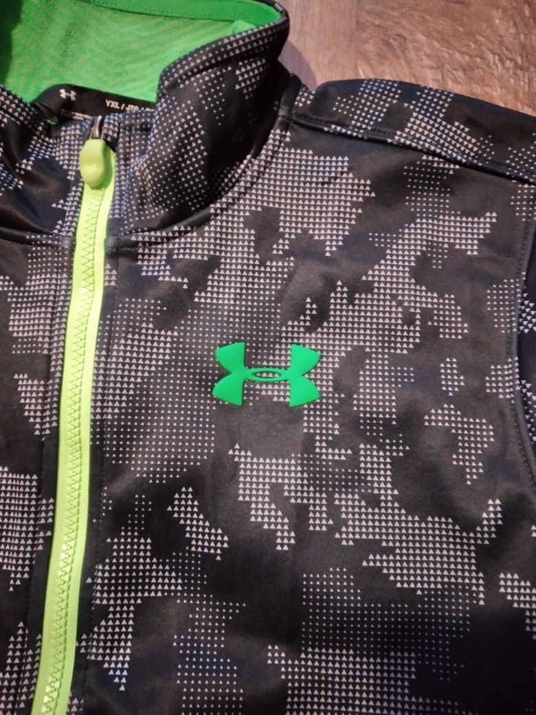 Яке Under Armour размер М