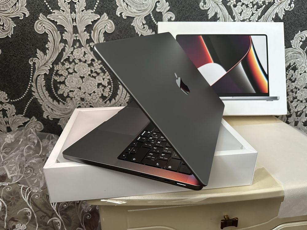 Новый Apple MacBook PRO 14.2 EAC 2023 Chip M1 PRO/16GB OZU/SSD512GB
