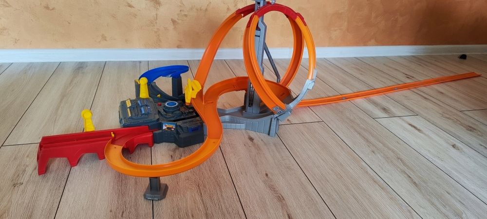Hot Wheels® Spin Storm™