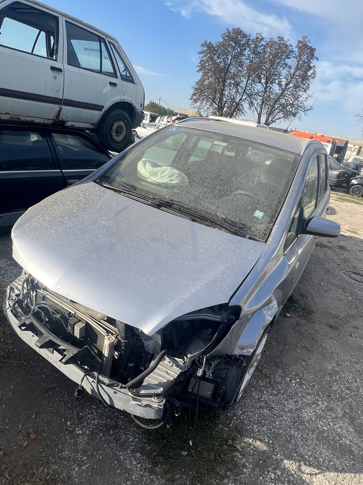 Opel Zafira B 1.9 НА ЧАСТИ