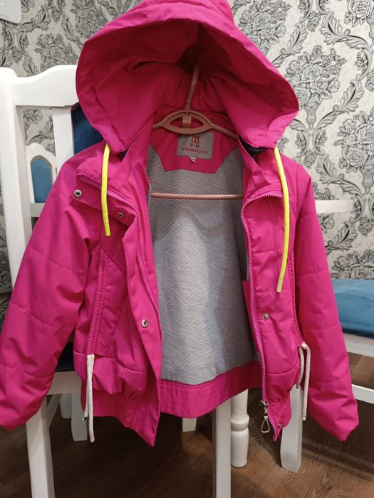 Курточки на девочку