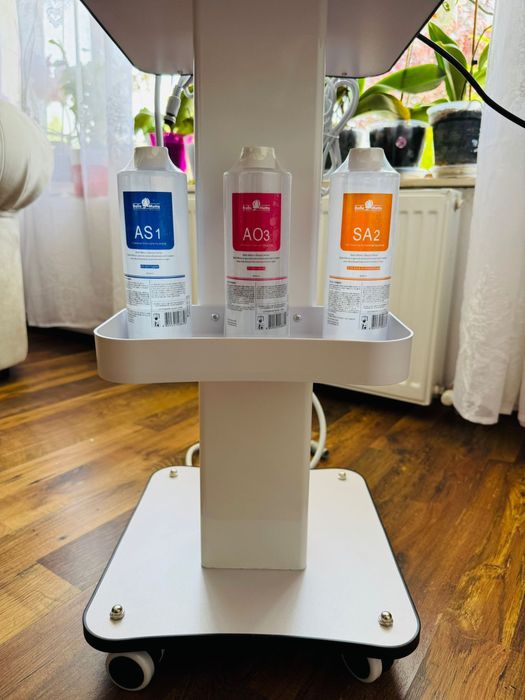 Ucenic Cosmetic, Suport Portabil pentru Aparatura de Salon