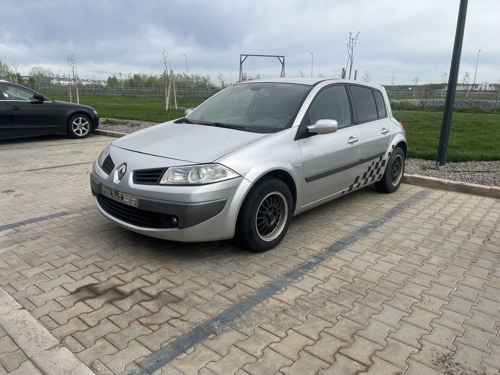 Dezmembrez renault megane 2