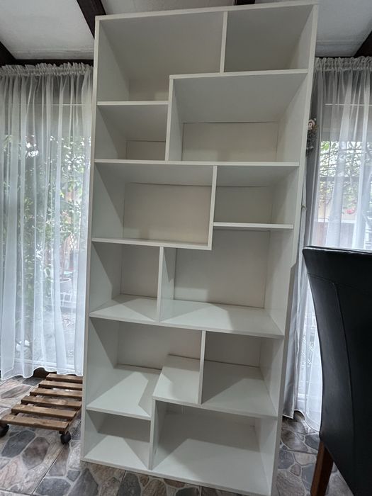 Biblioteca stil modern
