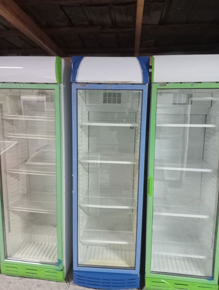 Продам ветринныйе холодильники
