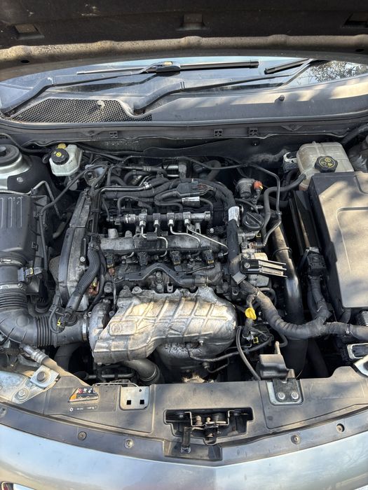 Dezmembrez opel insignia 2.0 cdti 118kw 160 cp eco 2012