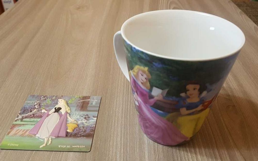 Set cu prințesele Disney cană mare și magnet