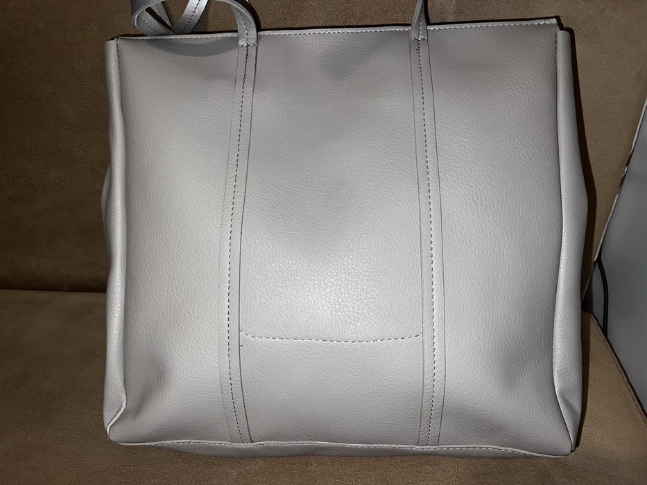 Нова дамска чанта Carpisa