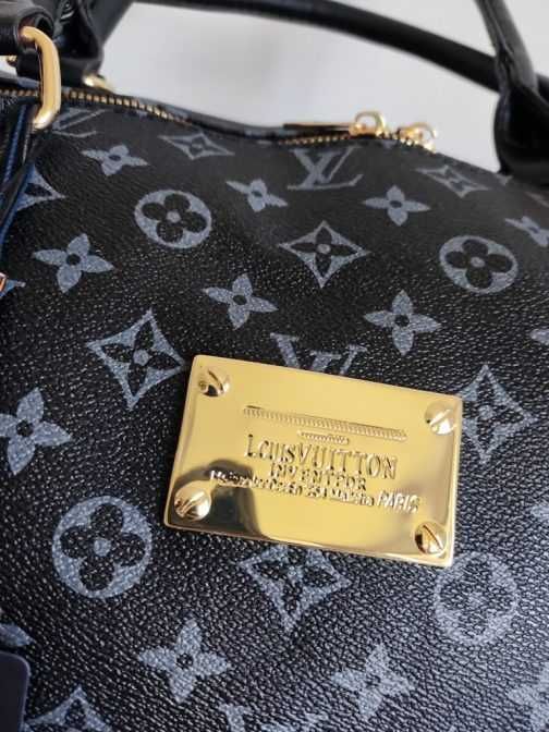 in stoc Voiaj, geanta sport Louis Vuitton 56-55