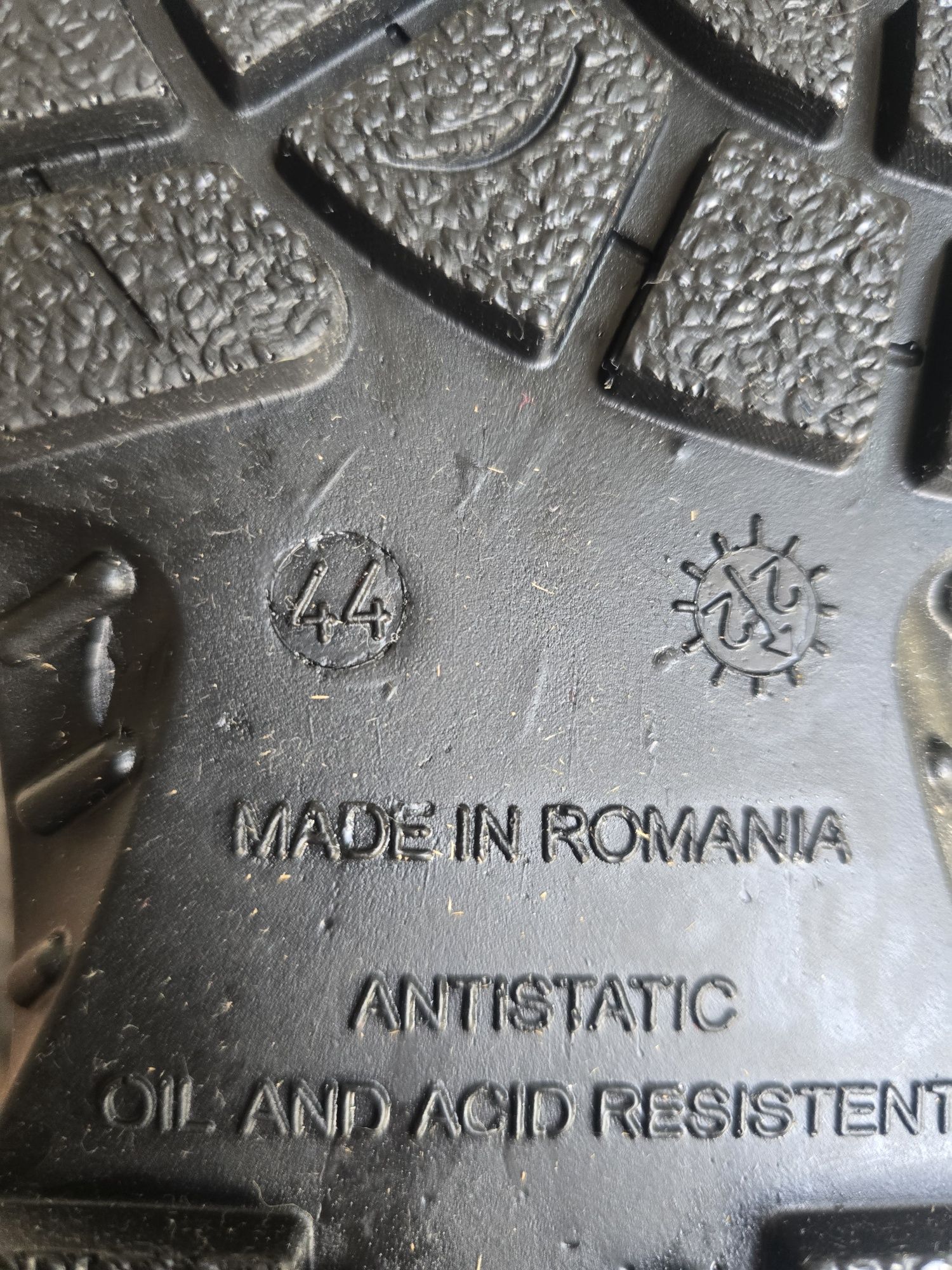 Bocanci lucru 44