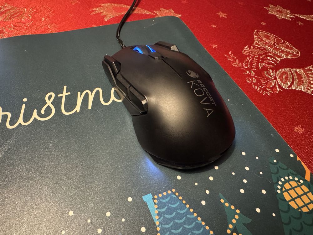Продавам геймърска мишка Roccat kova aimo