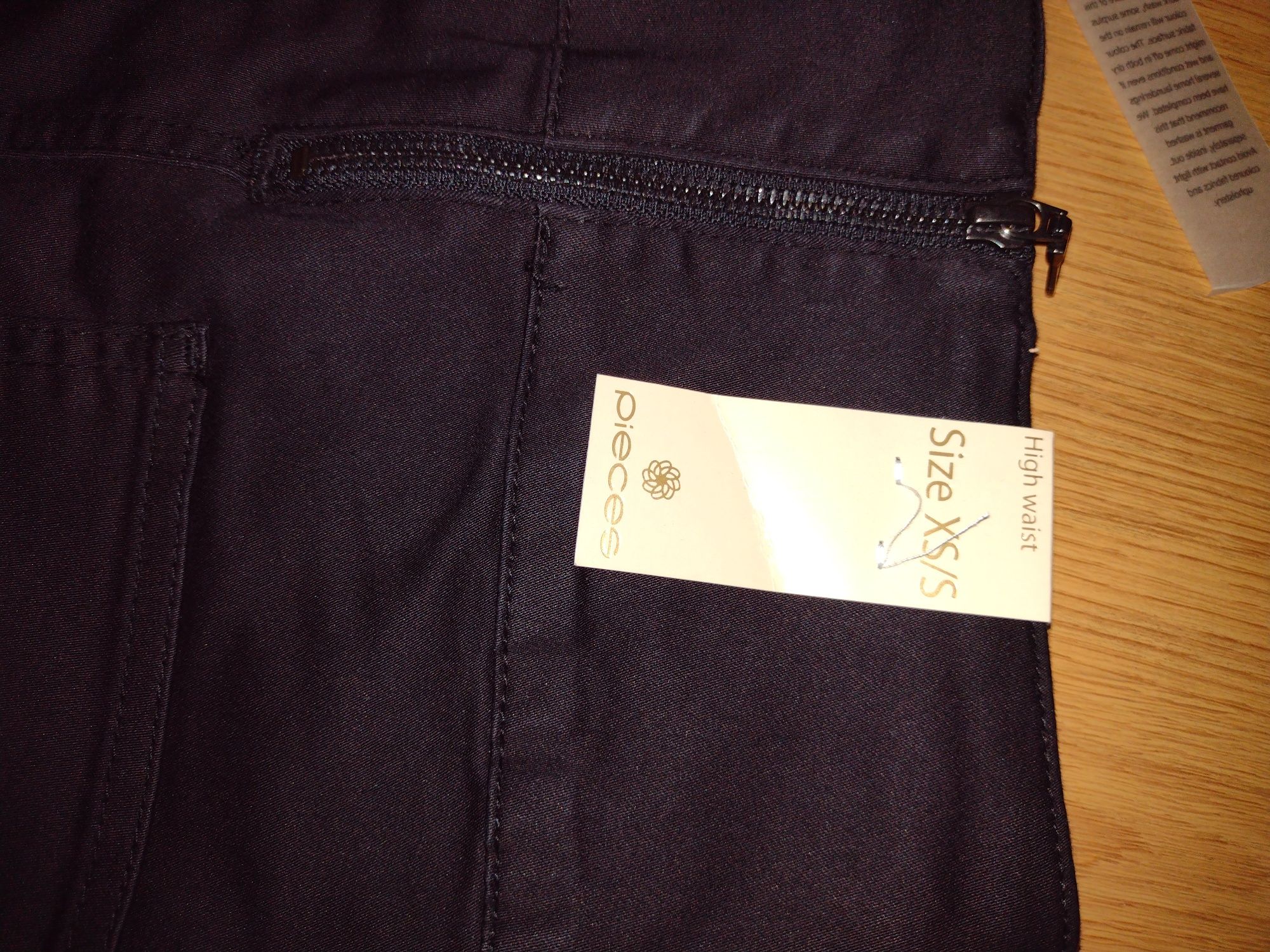 Pantaloni high waist slim