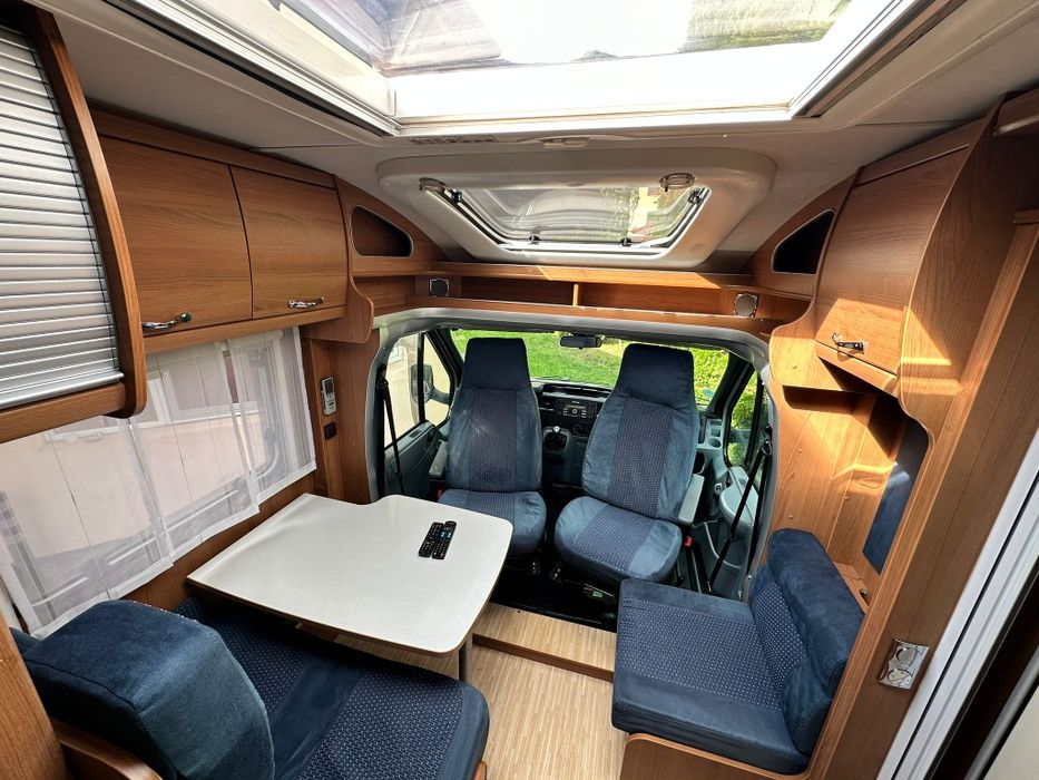 Autorulota Camper LMC Liberty Breezer V654 G,Aer conditionat fața spat