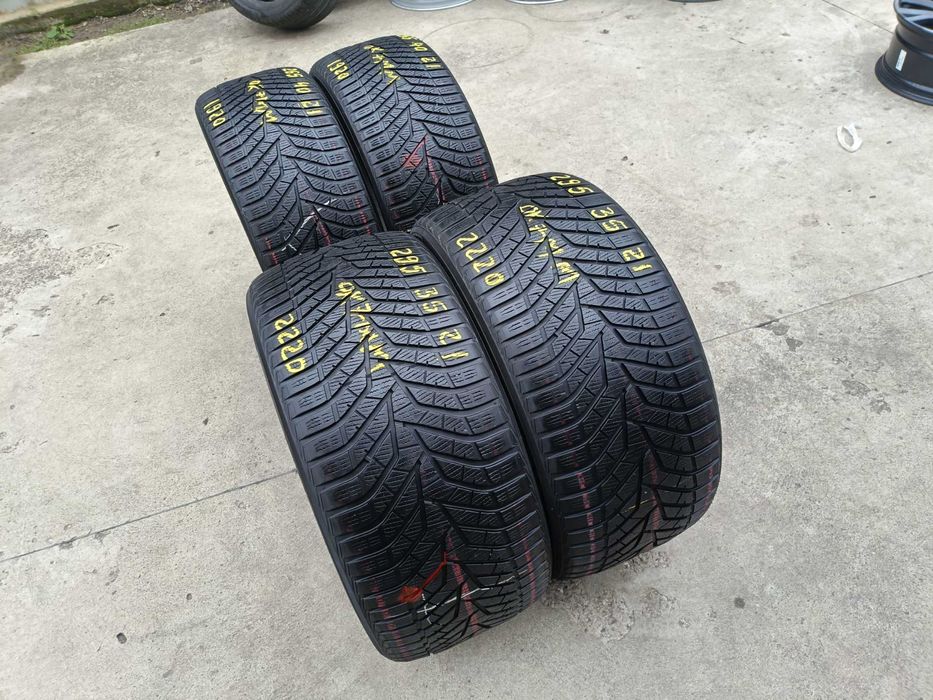 Set 4 anvelope iarna 265 40 21 cu 295 35 21 Yokohama BluEarth winter