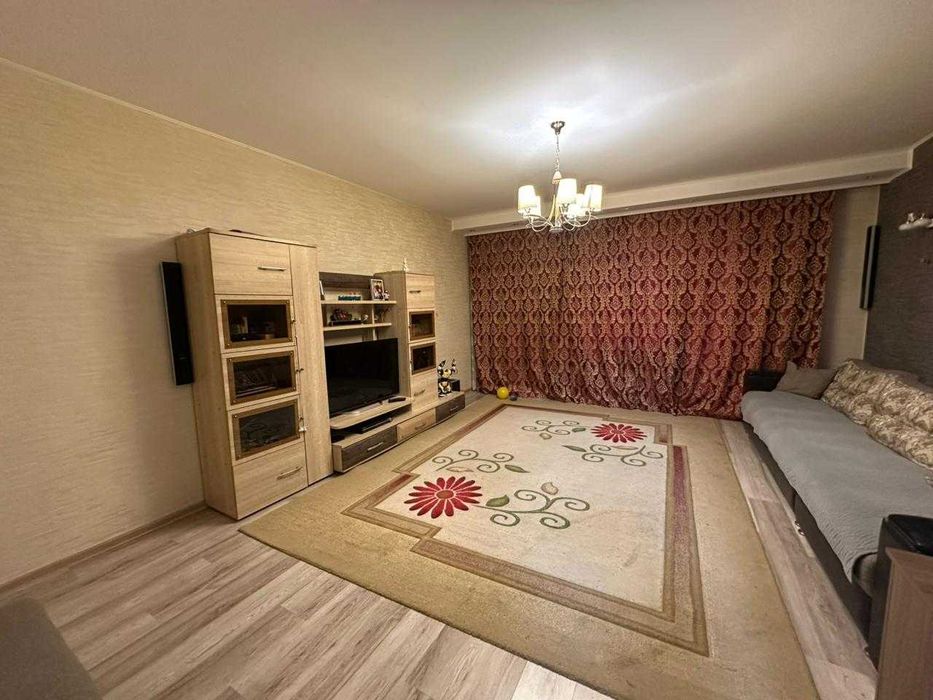 Продам пентхаус в 5 микр. (5 комнат)