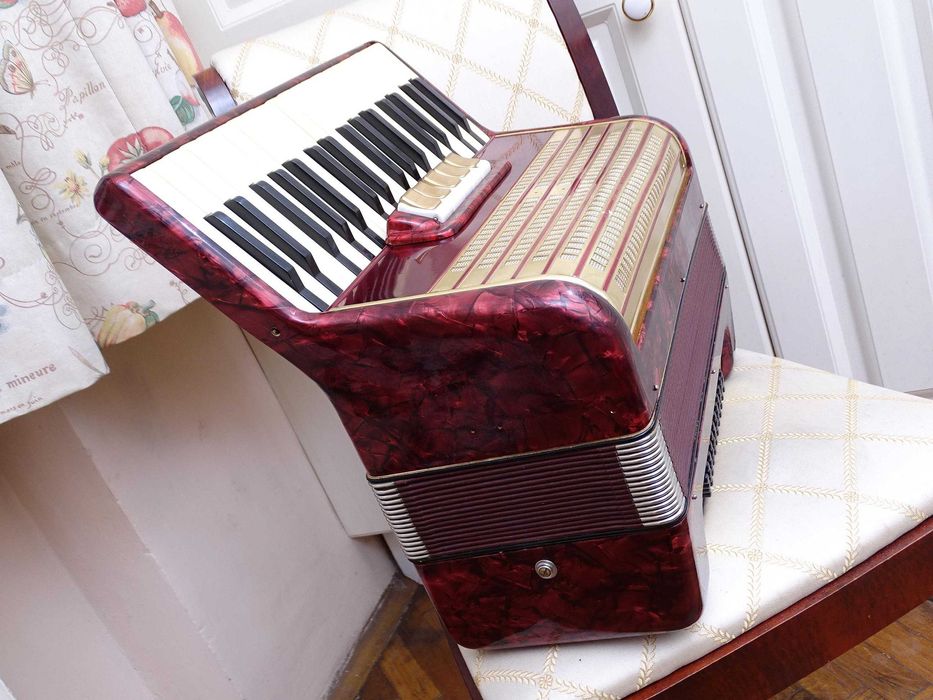 Акордеон "Weltmeister" – винтидж украса, декор - дом или заведение