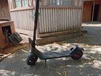 Vând trotineta electrica