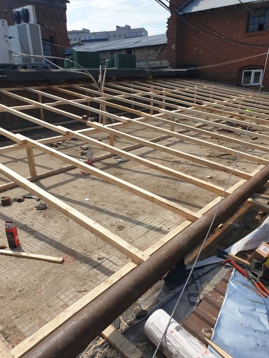 Acoperisuri reparații curățare acoperis vopsire acoperis