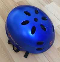 велосипедного детского шлема и инструментов для ремонта велосипед