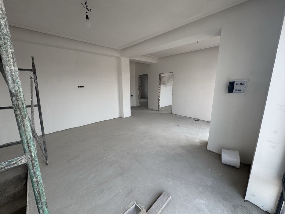 Yunsobod xasanboyda  sotiladi srochno!