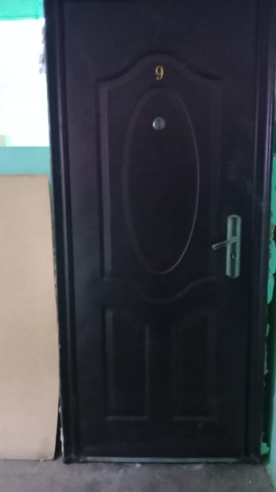 Дверь металлическая.продам срочно